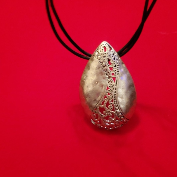 Necklace - Picture 5 of 6